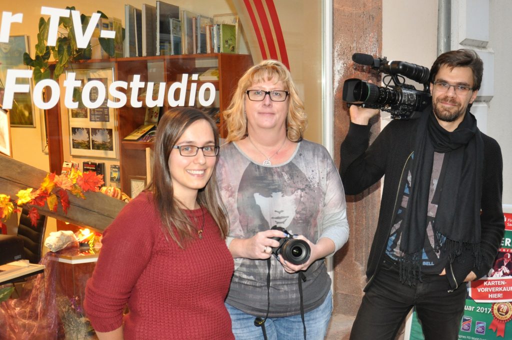 (v.l.n.r. Astrid Sonntag – Marketing, Jana Gerundt – Geschäftsführung, Nils Geldner – Foto & Film)